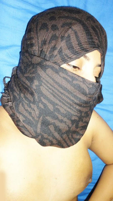 Indian Girl Madiha Showing Her Boobs