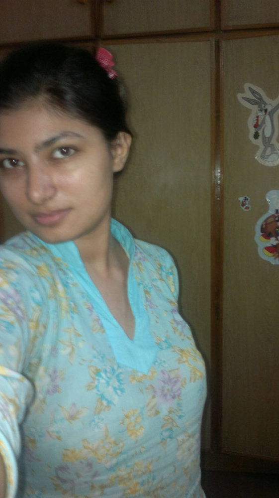 Sexy Indian Muslim Girl Taking Nude Selfies