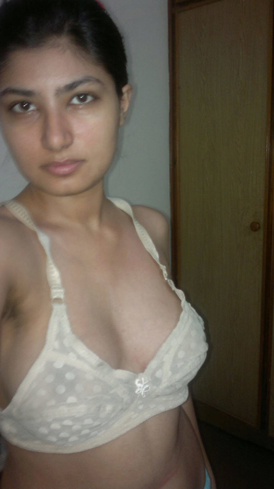 Sexy Indian Muslim Girl Taking Nude Selfies