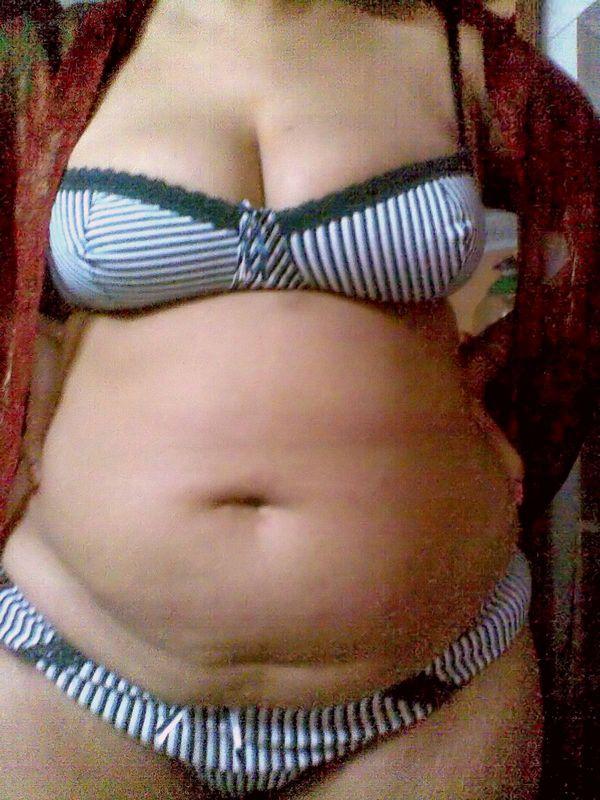 Indian Mallu Bhabhi Sexy Naval Pics