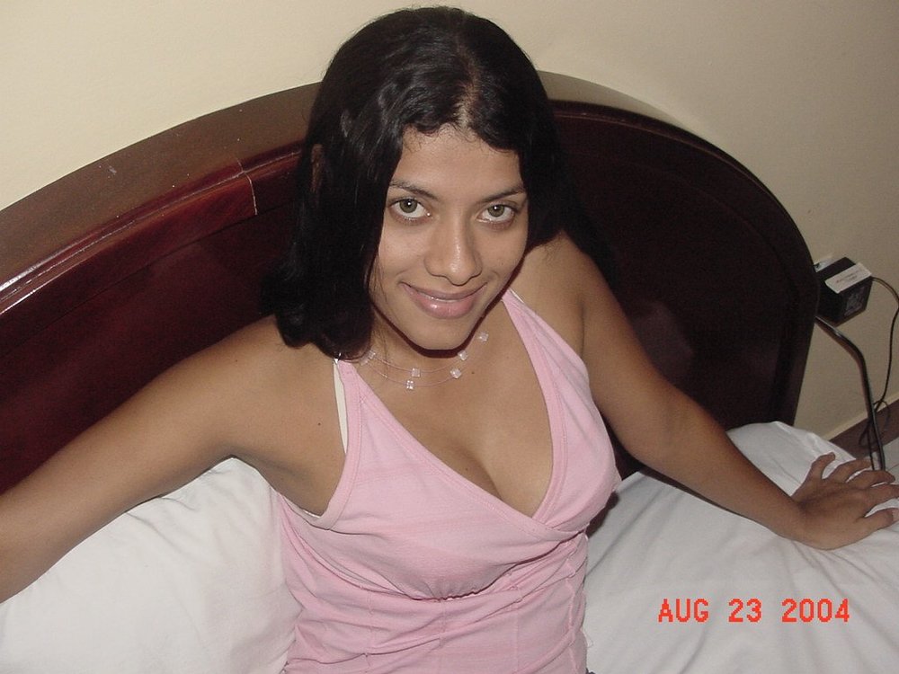 Indian Babe Sheila Boob Exposed In Hotel