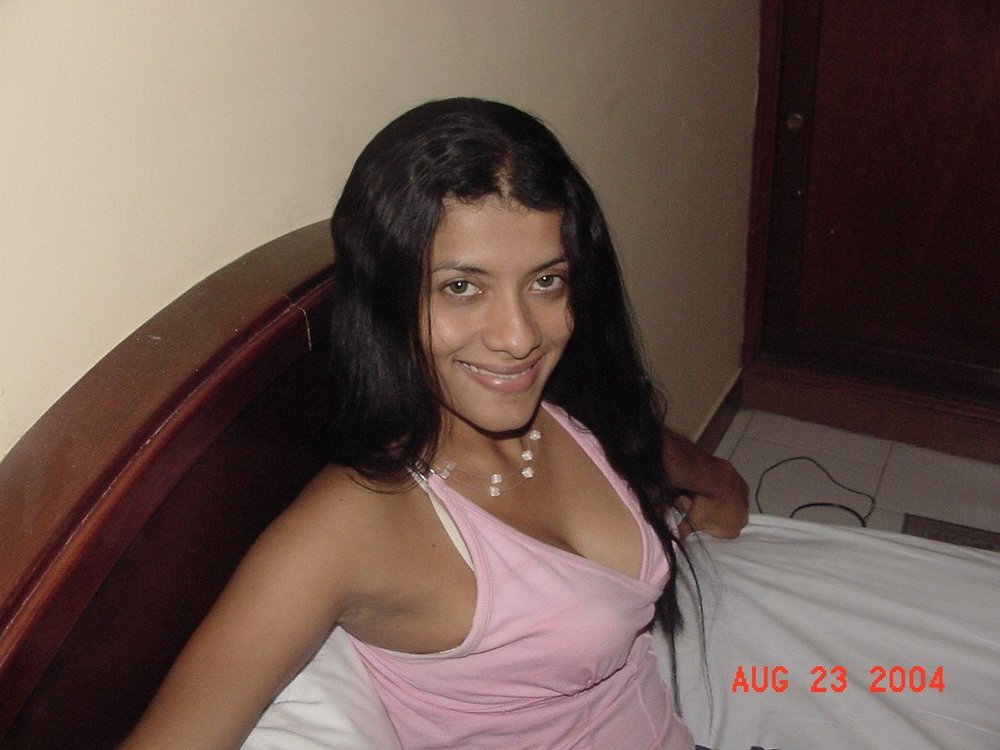 Indian Babe Sheila Boob Exposed In Hotel