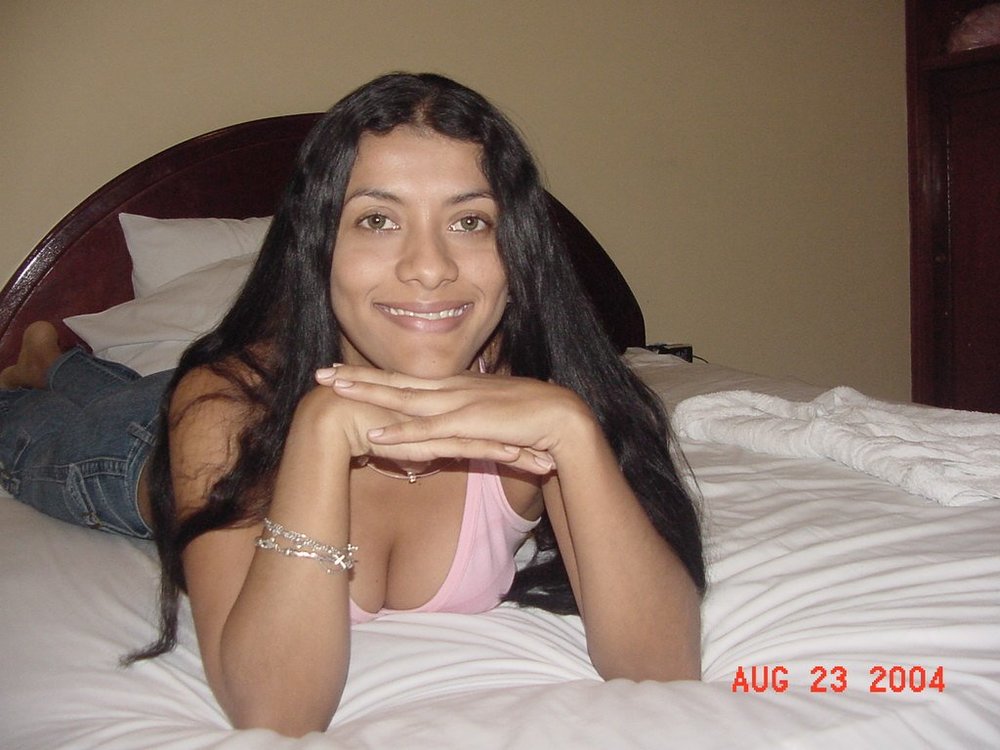 Indian Babe Sheila Boob Exposed In Hotel
