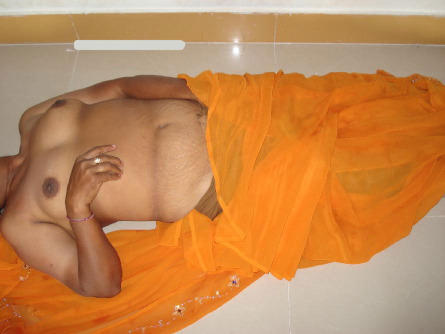 Indian Wife Durdana Showing Her Pussy