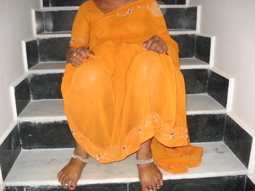 Indian Wife Durdana Showing Her Pussy