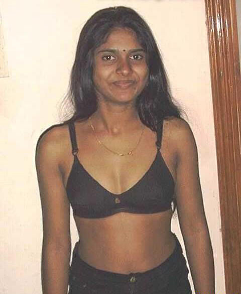 Dusky Indian Bhabhi Sitting Nude At Home