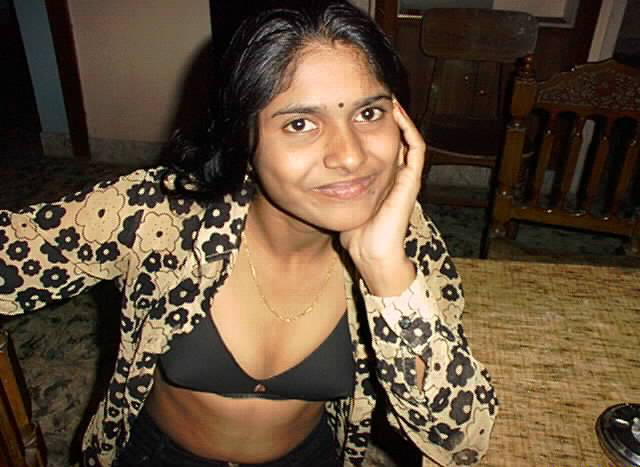 Dusky Indian Bhabhi Sitting Nude At Home