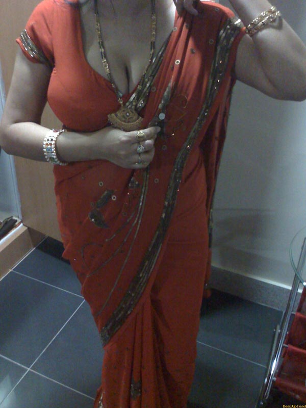 Indian Chubby Aunty Mehreen Saree Stripped Naked