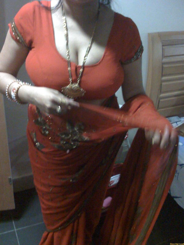 Indian Chubby Aunty Mehreen Saree Stripped Naked