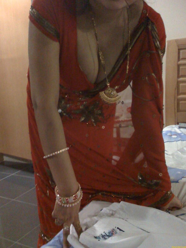 Indian Chubby Aunty Mehreen Saree Stripped Naked