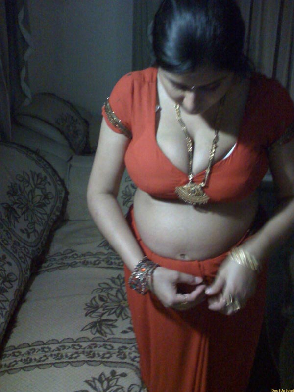 Indian Chubby Aunty Mehreen Saree Stripped Naked