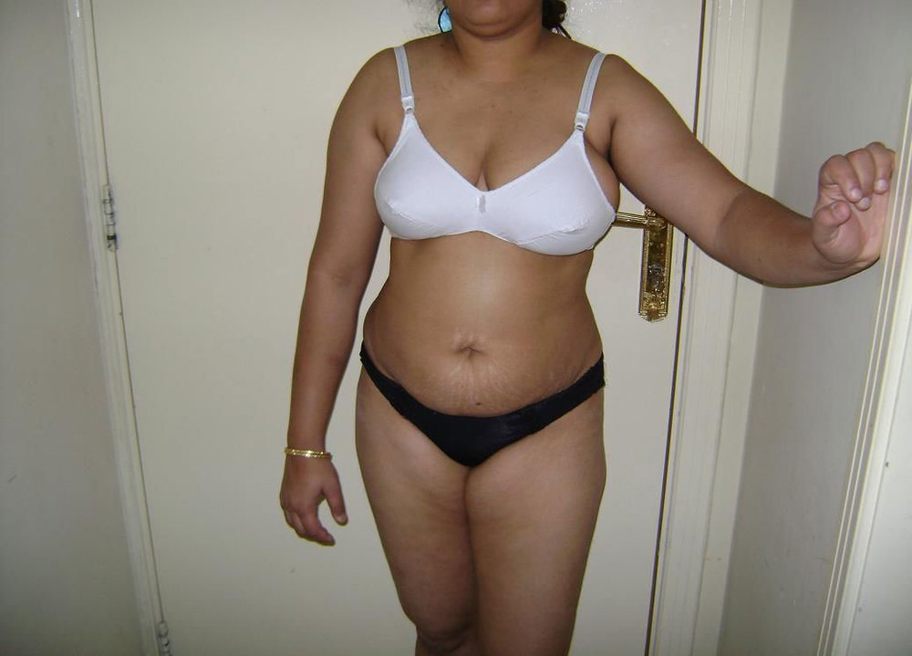 Indian Housewife Kishwar Saree Stripped Nude