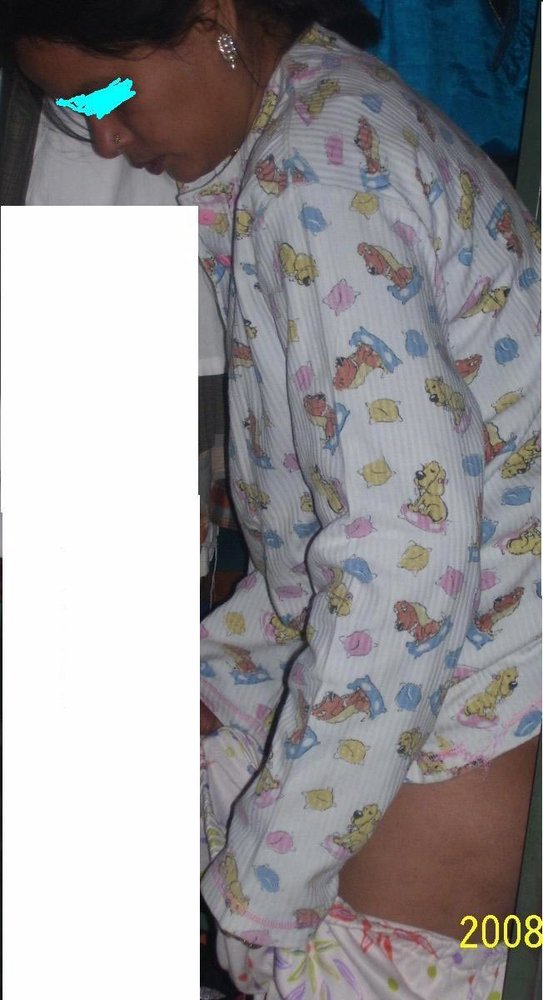 Indian Housewife Beena Playing With Boobs