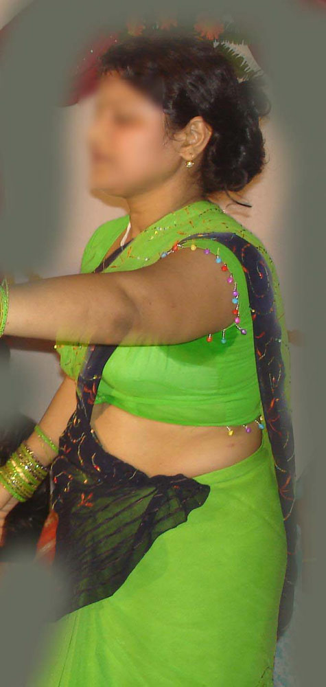 Hot Indian Aunty Sahar Saree Stripped Naked