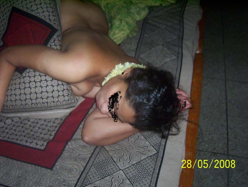 Hot Indian Aunty Sahar Saree Stripped Naked