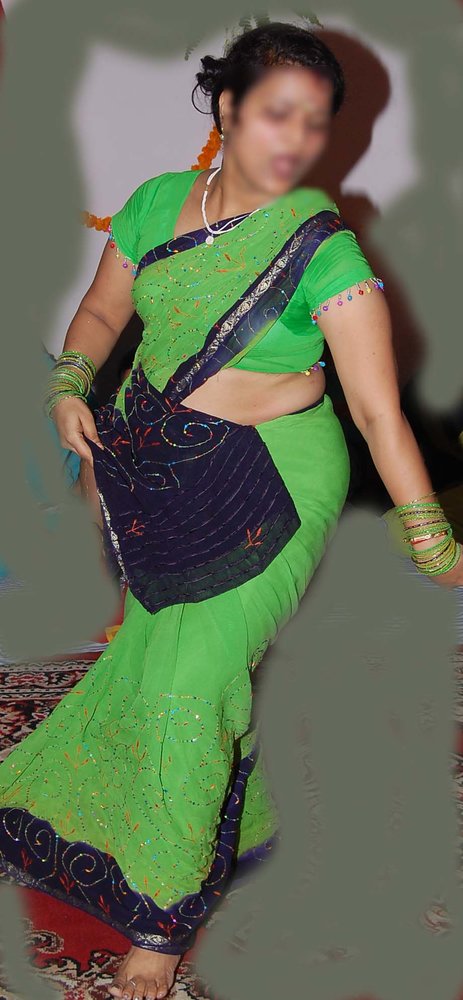 Hot Indian Aunty Sahar Saree Stripped Naked