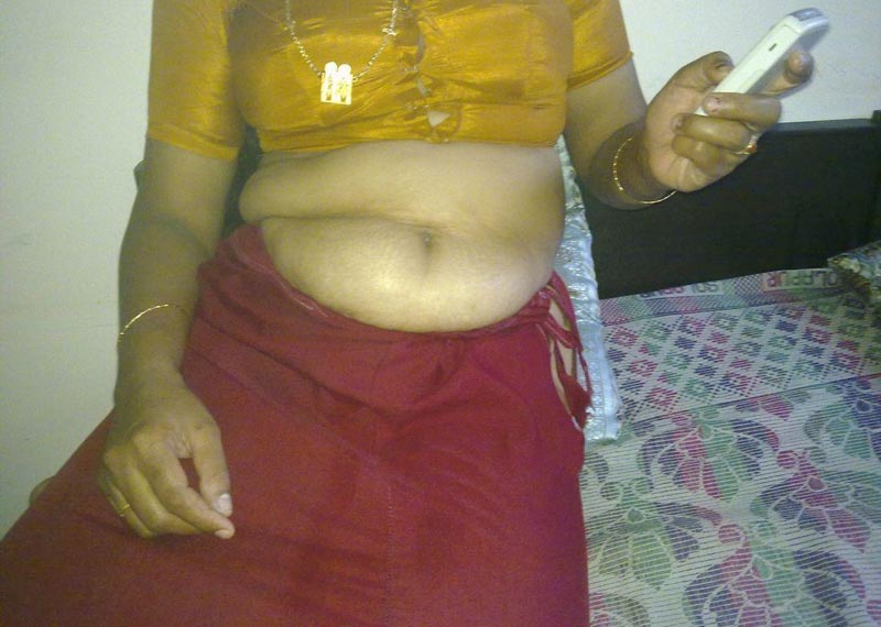 Sexy Indian Housewife Afshan Naked Photographs Leaked