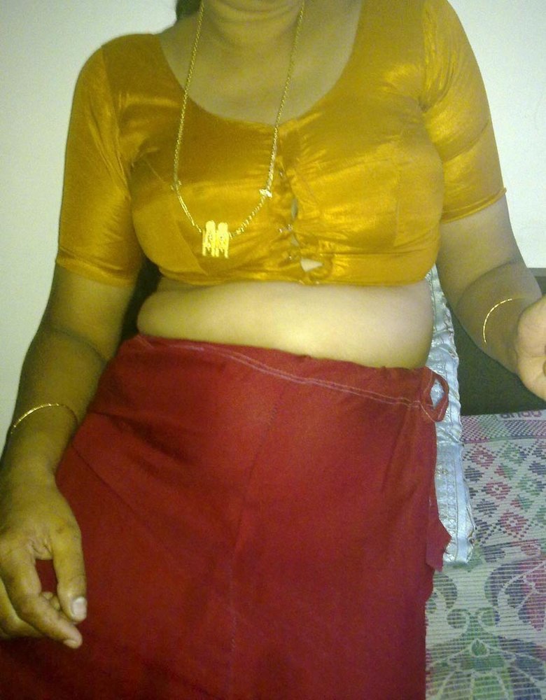 Sexy Indian Housewife Afshan Naked Photographs Leaked