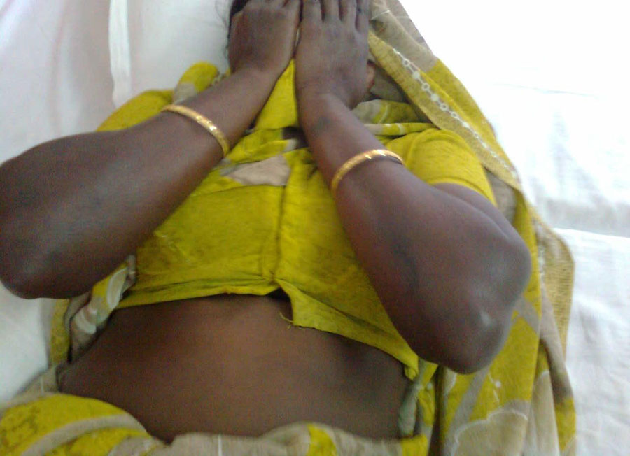 Sexy Young Wife Laila Big Boobs Exposed