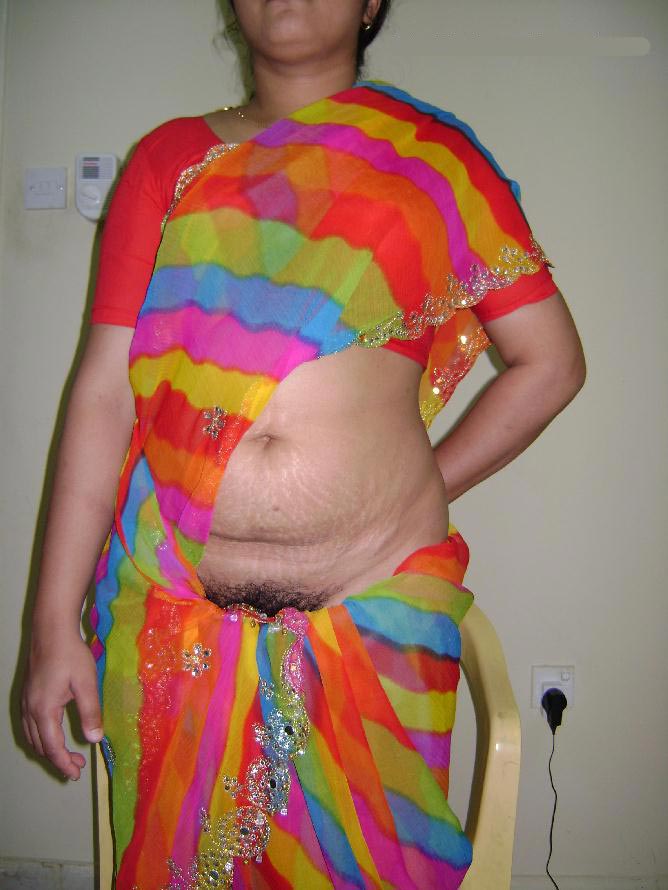 Lusty Indian Housewife Farha Big Boobs Exposed