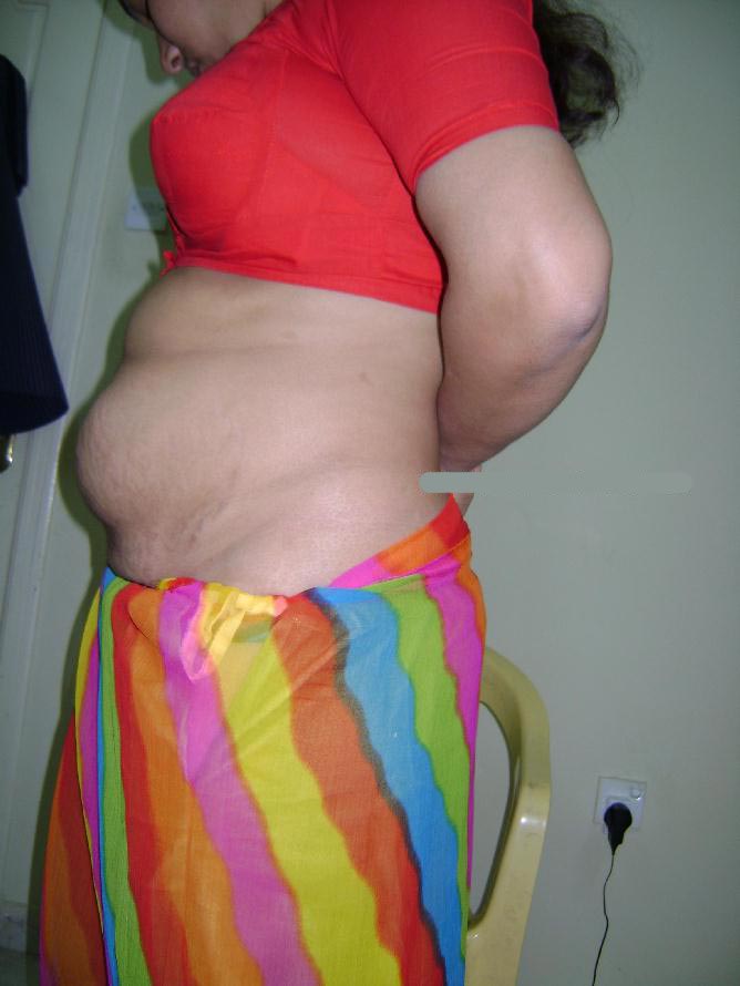 Lusty Indian Housewife Farha Big Boobs Exposed