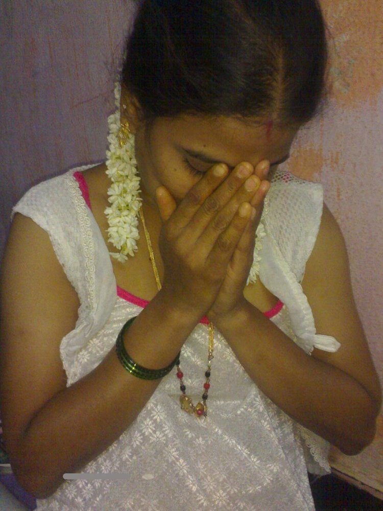 Indian Wife Yasmeen White Sari Naked