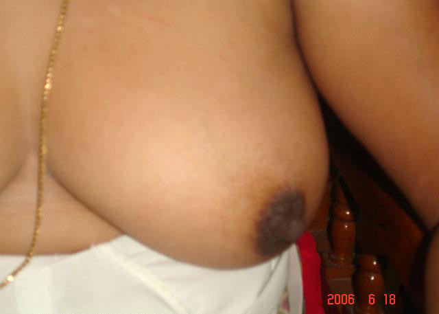 Mature Naked Aunty Hira Naked Photoshoot