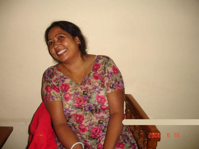 Mature Naked Aunty Hira Naked Photoshoot