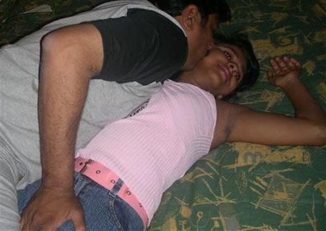 Horny Indian Girl Giving Blowjob