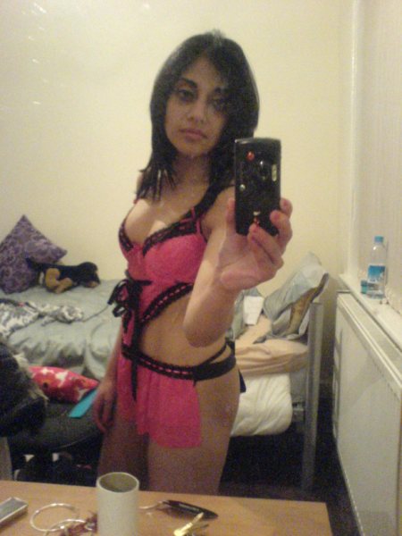 Horny Indian Girl Seema Showing Her Ass