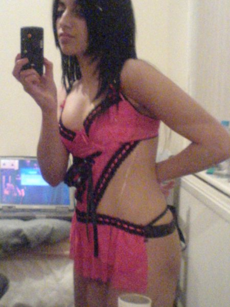 Horny Indian Girl Seema Showing Her Ass