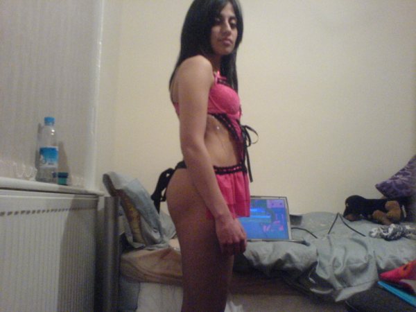 Horny Indian Girl Seema Showing Her Ass