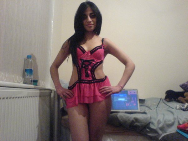 Horny Indian Girl Seema Showing Her Ass