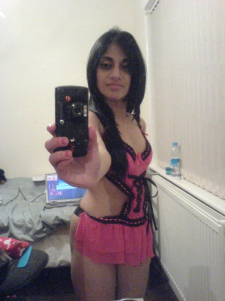 Horny Indian Girl Seema Showing Her Ass