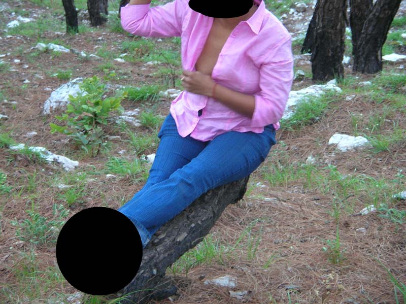 Horny Indian Aunty Veena Stripped Nude In Jungle