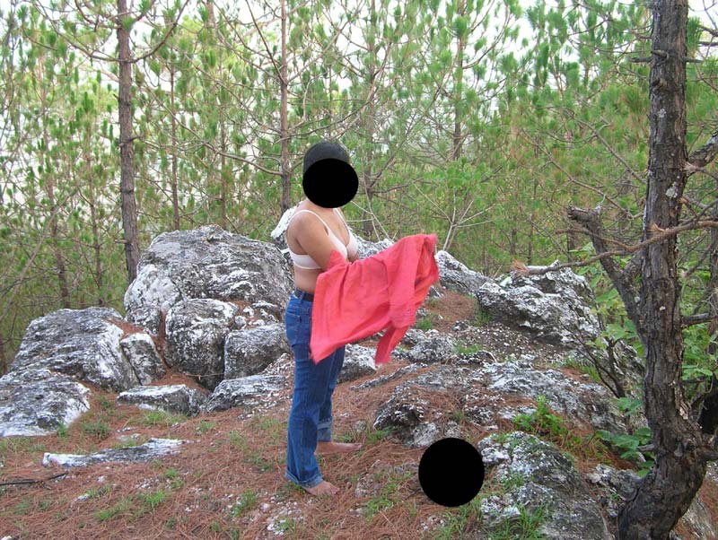 Horny Indian Aunty Veena Stripped Nude In Jungle