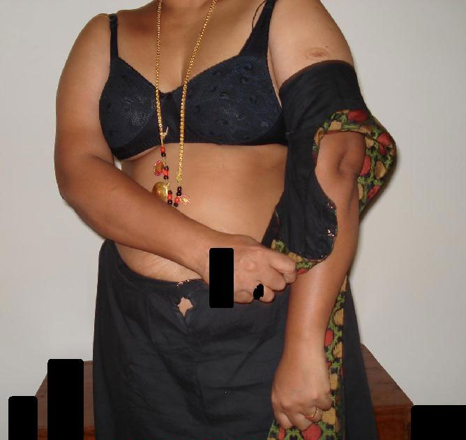 Indian Mature Aunty Anila Saree Stripped Naked