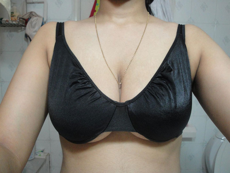 Indian Bhabhi Smita Nude Selfies Bathroom