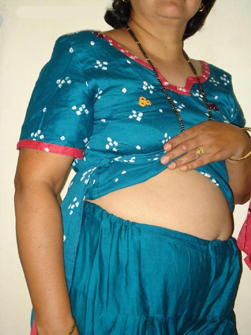 Mature Indian Aunty Laying Nude For Husband