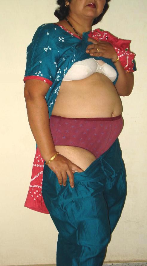 Mature Indian Aunty Laying Nude For Husband