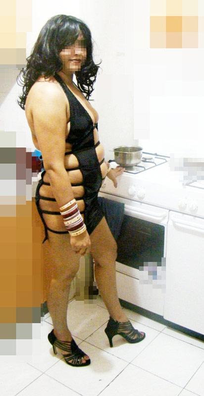 Indian Bhabhi Vishakha Looking Like Slut