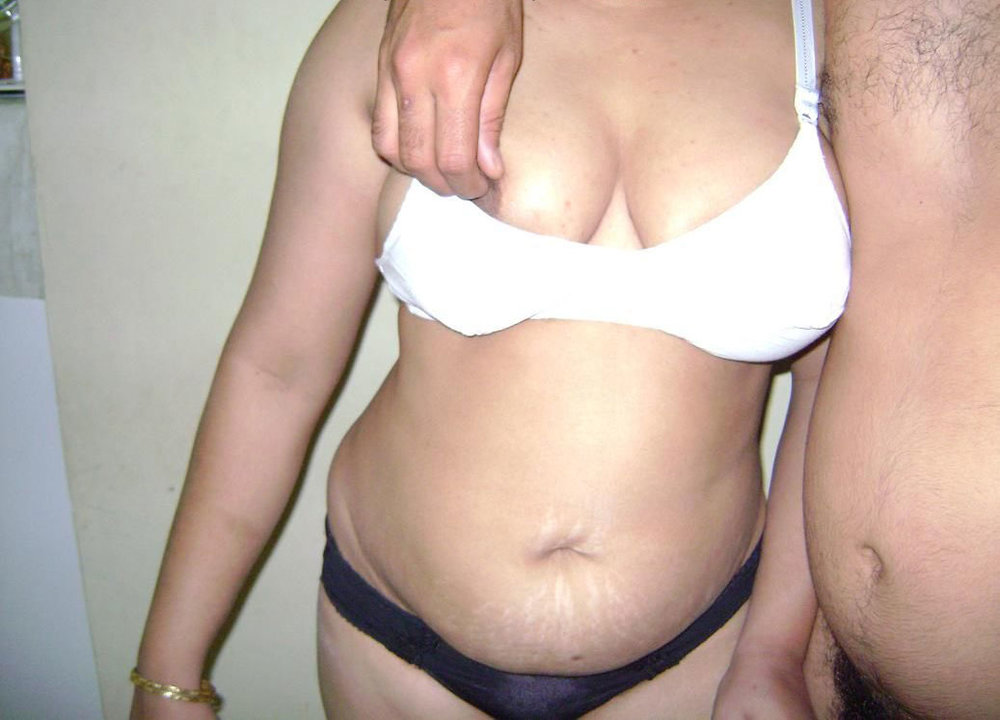 Punjabi Housewife Imrana Naked With Husband
