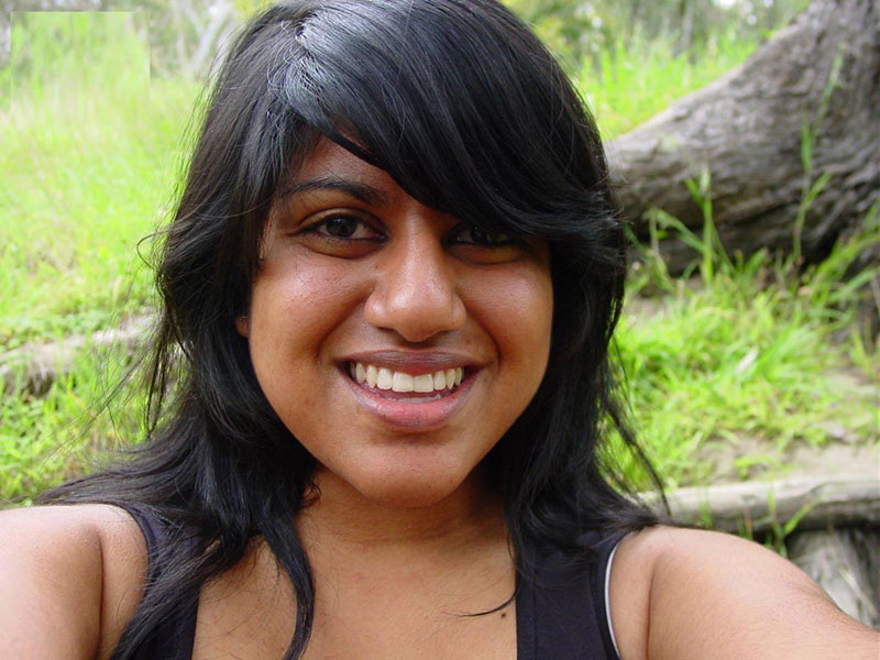 UK Indian Girl Parineeta Posing Nude Garden