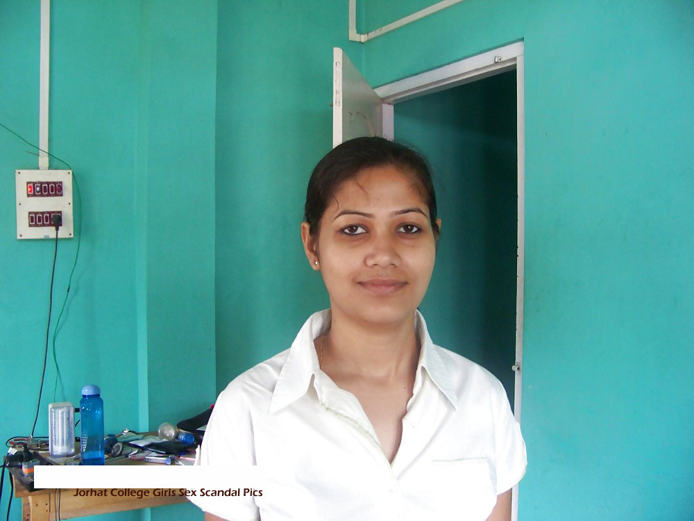 Horny Indian Girl Suhasini Posing Hot