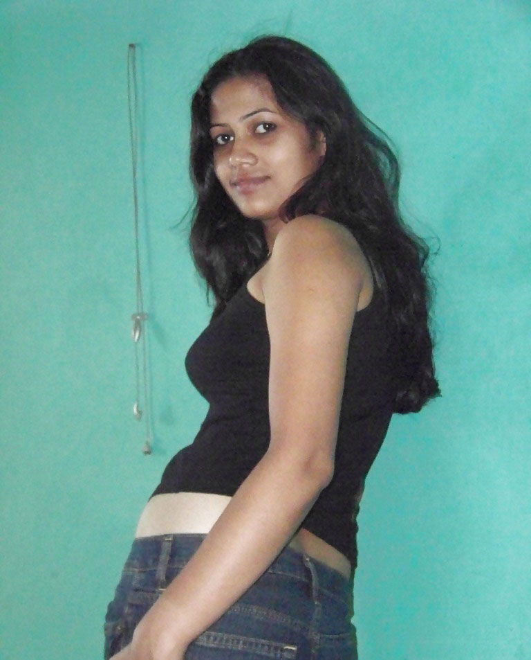Horny Indian Girl Suhasini Posing Hot