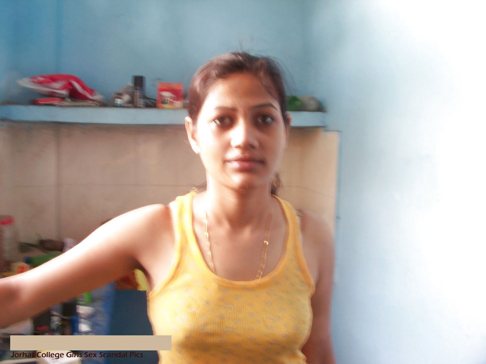 Horny Indian Girl Suhasini Posing Hot