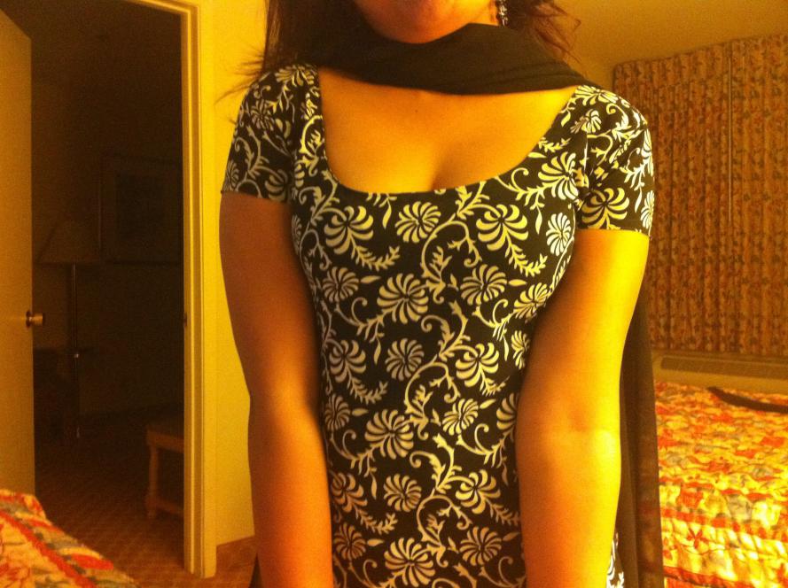 Hot Indian Girl Showing Cleavages Big Tits