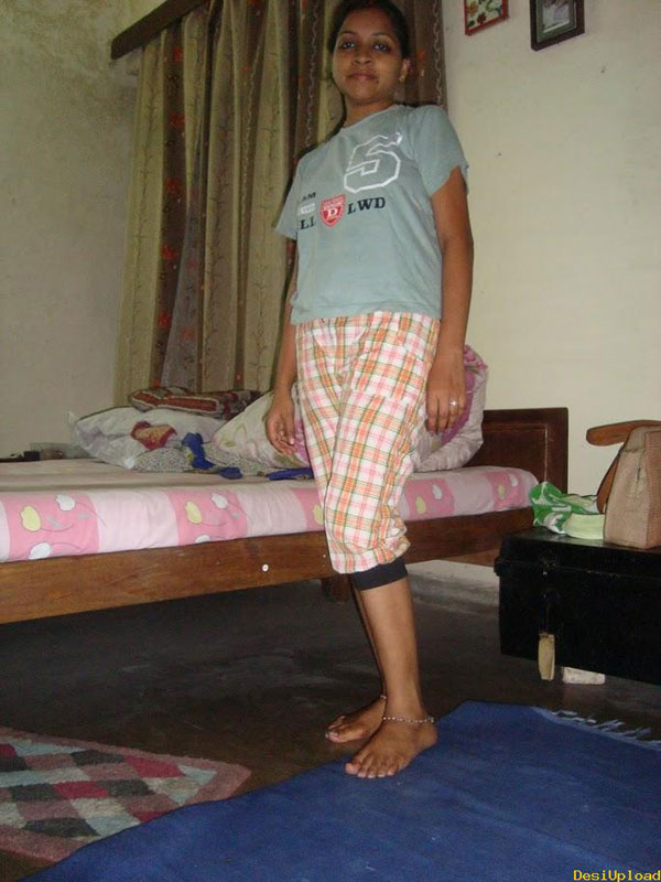 Desi Indian Bhabhi Sitting Nude