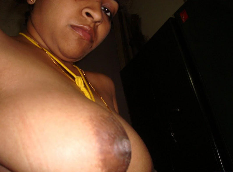 Desi Indian Bhabhi Sitting Nude