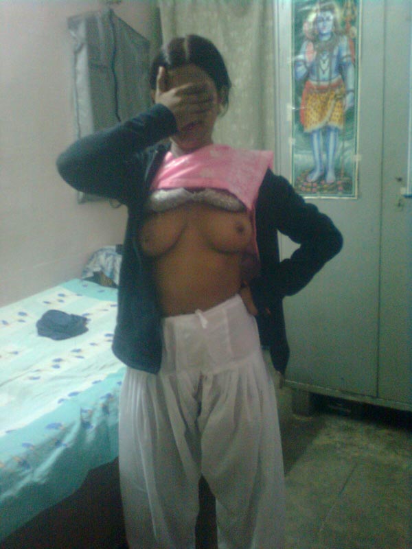 Indian Young Girl Exposed Nude By Boyfriend